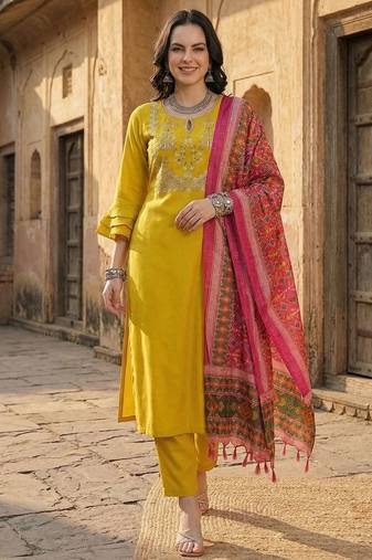 Women Yoke Design Regular Gotta Patti Pure Cotton Kurta with Trousers & With Dupatta