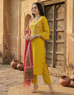 Women Yoke Design Regular Gotta Patti Pure Cotton Kurta with Trousers & With Dupatta 3