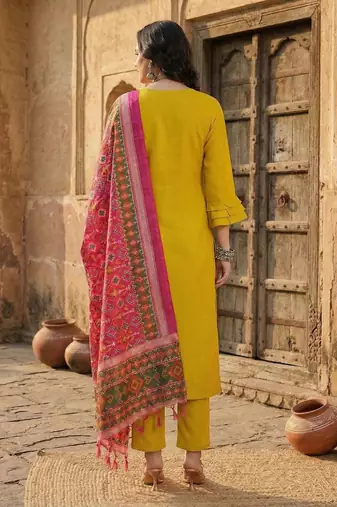 Women Yoke Design Regular Gotta Patti Pure Cotton Kurta with Trousers & With Dupatta