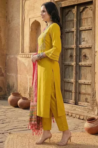 Women Yoke Design Regular Gotta Patti Pure Cotton Kurta with Trousers & With Dupatta