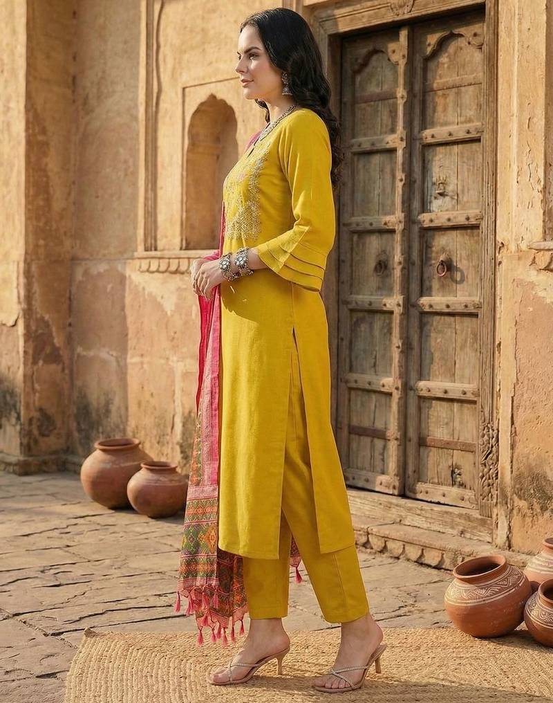 Women Yoke Design Regular Gotta Patti Pure Cotton Kurta with Trousers & With Dupatta