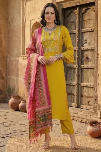 Women Yoke Design Regular Gotta Patti Pure Cotton Kurta with Trousers & With Dupatta