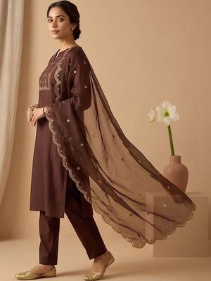 Women Ethnic Motifs Embroidered Regular Thread Work Kurta with Trousers & With Dupatta 4