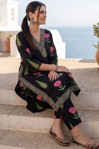 Women Floral Printed Regular Pure Cotton Kurta with Trousers