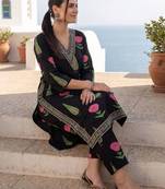Women Floral Printed Regular Pure Cotton Kurta with Trousers