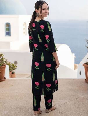 Women Floral Printed Regular Pure Cotton Kurta with Trousers 4