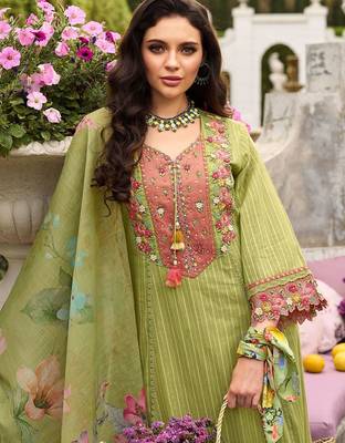 Women Floral Embroidered Regular Thread Work Cotton Kurta with Trousers & Dupatta 2