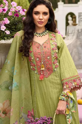 Women Floral Embroidered Regular Thread Work Cotton Kurta with Trousers & Dupatta