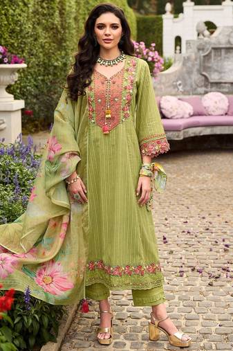 Women Floral Embroidered Regular Thread Work Cotton Kurta with Trousers & Dupatta