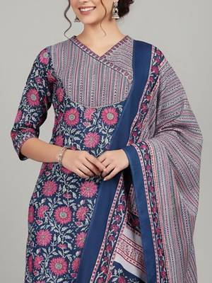 Women Floral Printed Regular Gotta Patti Kurta with Salwar & With Dupatta 2
