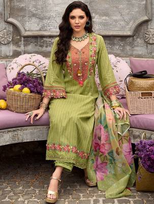 Women Floral Embroidered Regular Thread Work Cotton Kurta with Trousers & Dupatta 4