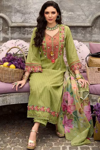 Women Floral Embroidered Regular Thread Work Cotton Kurta with Trousers & Dupatta