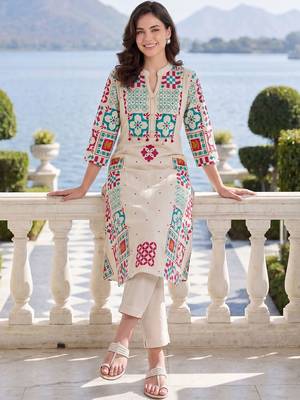 Women Ethnic Motifs Printed Regular Kurta with Trousers 1