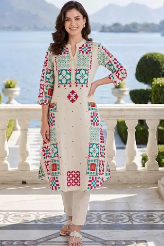 Women Ethnic Motifs Printed Regular Kurta with Trousers