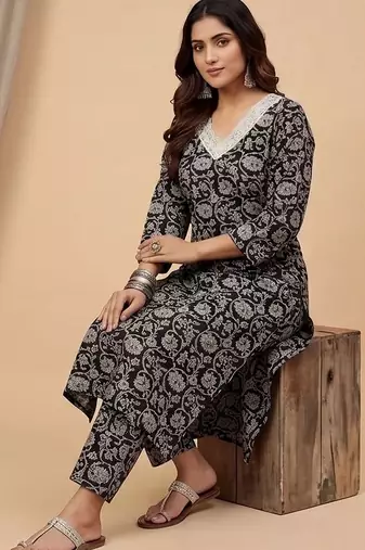 Women Ethnic Motifs Printed Regular Thread Work Kurta with Trousers & With Dupatta