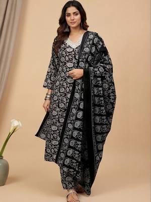 Women Ethnic Motifs Printed Regular Thread Work Kurta with Trousers & With Dupatta 6