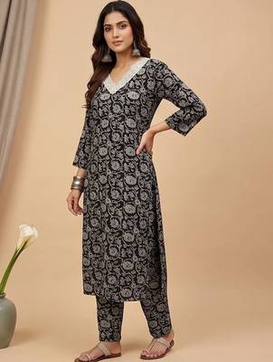 Women Ethnic Motifs Printed Regular Thread Work Kurta with Trousers & With Dupatta 7