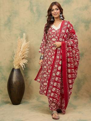Women Ethnic Motifs Printed Kurta with Trousers & Dupatta 1