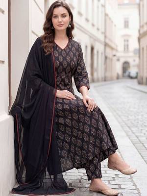 Women Ethnic Motifs Printed Regular Pure Cotton Kurta with Trousers & With Dupatta 1