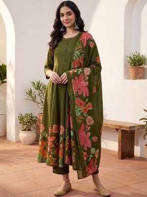 Women Floral Empire Thread Work Pure Cotton Kurta with Trousers & With Dupatta 4