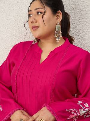 Plus Size Pink Embroidered Straight Kurta Trousers Set 2