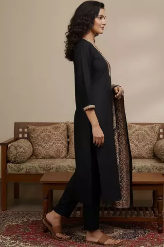 Women Ethnic Motifs Embroidered Regular Thread Work Kurta with Trousers & With Dupatta