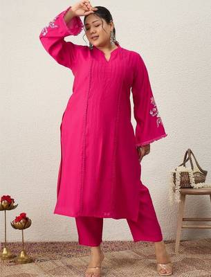 Plus Size Pink Embroidered Straight Kurta Trousers Set 6