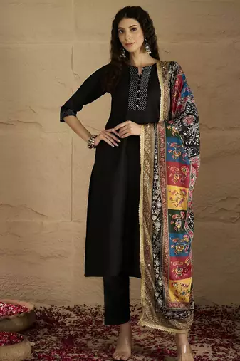Women Solid Kurta with Trousers & Dupatta