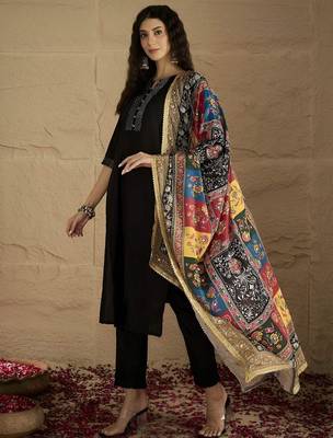 Women Solid Kurta with Trousers & Dupatta 2