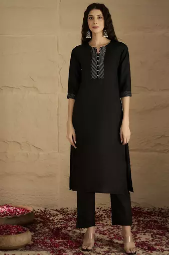 Women Solid Kurta with Trousers & Dupatta