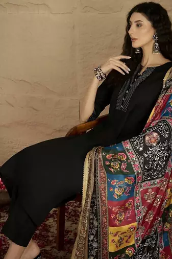 Women Solid Kurta with Trousers & Dupatta