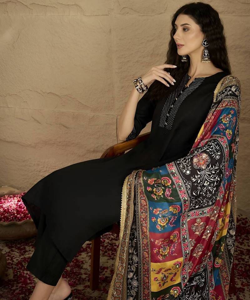 Women Solid Kurta with Trousers & Dupatta