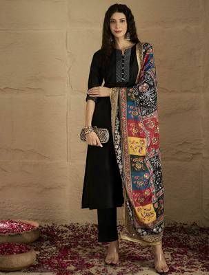 Women Solid Kurta with Trousers & Dupatta 6