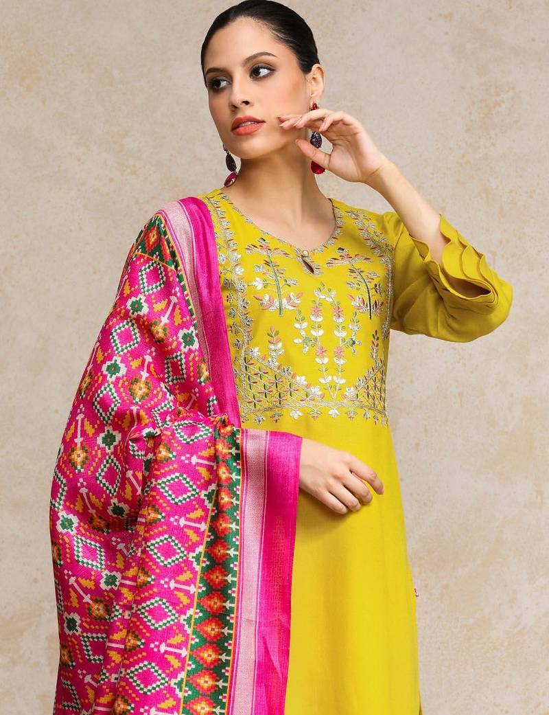 Women Yoke Design Regular Gotta Patti Pure Cotton Kurta with Trousers & With Dupatta
