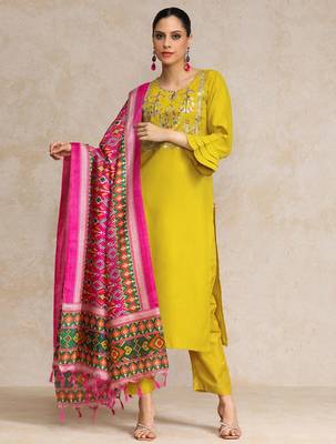Women Yoke Design Regular Gotta Patti Pure Cotton Kurta with Trousers & With Dupatta 1