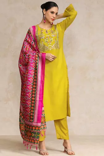 Women Yoke Design Regular Gotta Patti Pure Cotton Kurta with Trousers & With Dupatta
