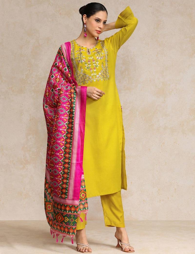 Women Yoke Design Regular Gotta Patti Pure Cotton Kurta with Trousers & With Dupatta