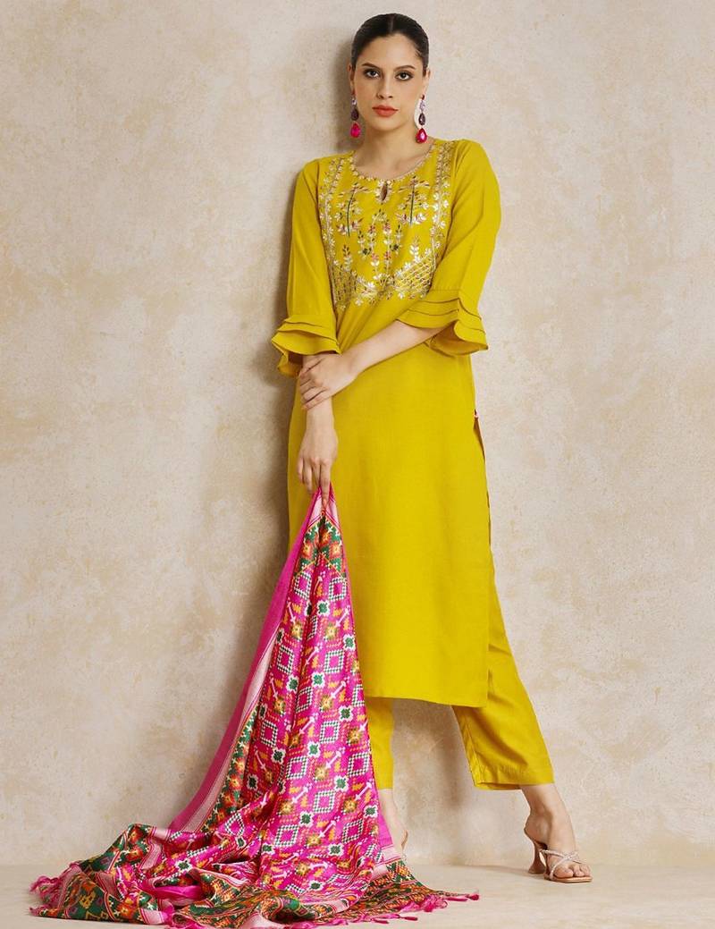 Women Yoke Design Regular Gotta Patti Pure Cotton Kurta with Trousers & With Dupatta