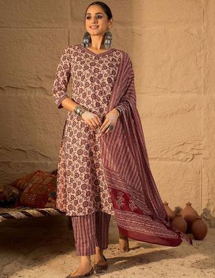 Women Floral Print Regular Pure Cotton Kurta with Trousers & With Dupatta 1