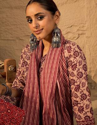 Women Floral Print Regular Pure Cotton Kurta with Trousers & With Dupatta 3