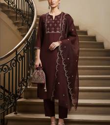 Women Ethnic Motifs Embroidered Regular Thread Work Kurta with Trousers & With Dupatta