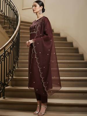Women Ethnic Motifs Embroidered Regular Thread Work Kurta with Trousers & With Dupatta 5