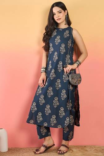 Floral Printed Round-Neck Kurta With Trousers