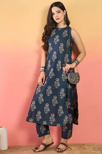 Floral Printed Round-Neck Kurta With Trousers
