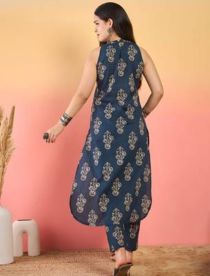 Floral Printed Round-Neck Kurta With Trousers 7