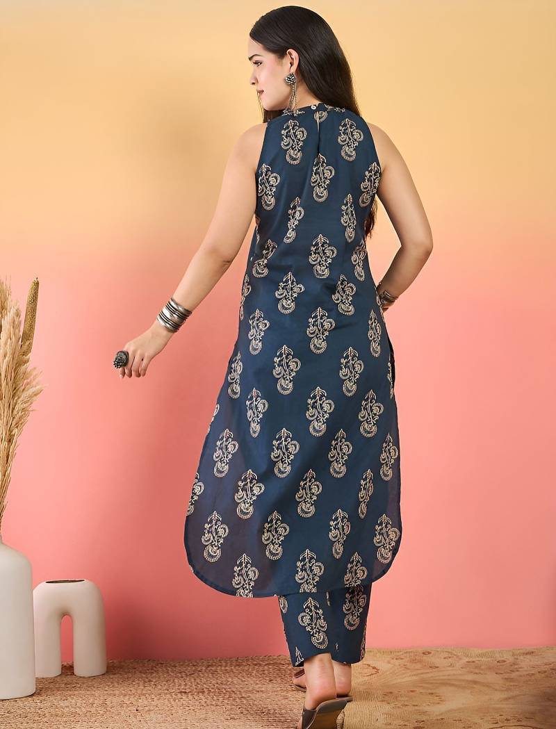 Floral Printed Round-Neck Kurta With Trousers