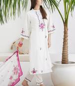 Women Floral Embroidered Regular Thread Work Pure Cotton Kurta with Trousers & With Dupatta