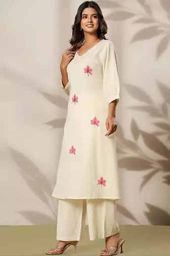Women Ethnic Motifs Embroidered Regular Thread Work Kurta with Palazzos
