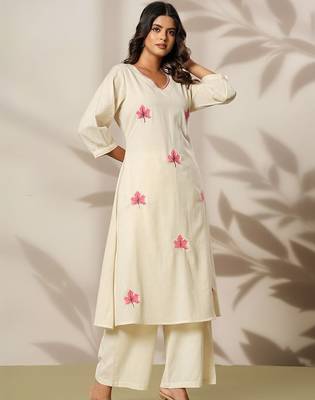 Women Ethnic Motifs Embroidered Regular Thread Work Kurta with Palazzos 2