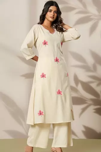 Women Ethnic Motifs Embroidered Regular Thread Work Kurta with Palazzos